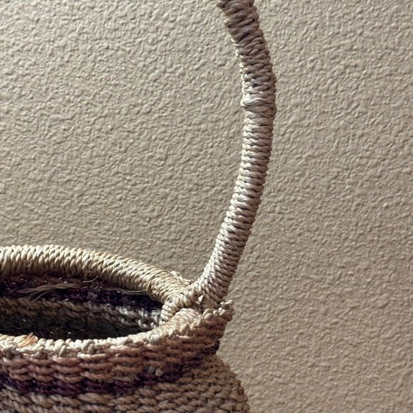 Handwoven Handled Basket Natural Fiber Basket Earth Tones Colors - Picture 4 of 8